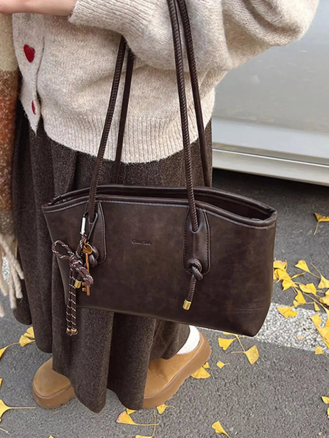 🤎 Knotted Tassel Shoulder Bag
