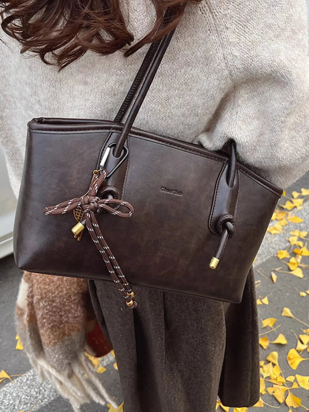 🤎 Knotted Tassel Shoulder Bag