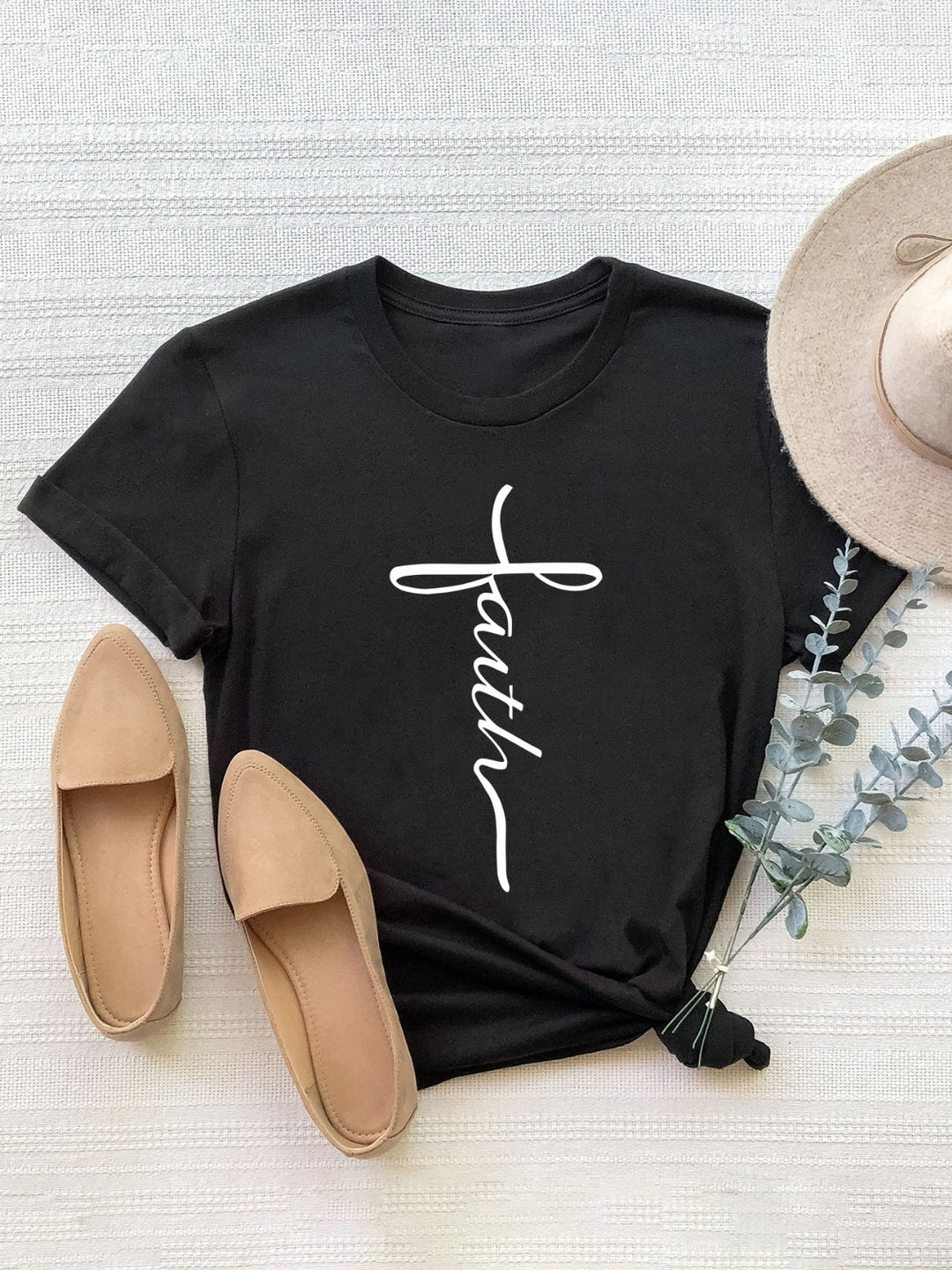 Letter Graphic Tee | Round Neck Short Sleeve Top in 3 Colors