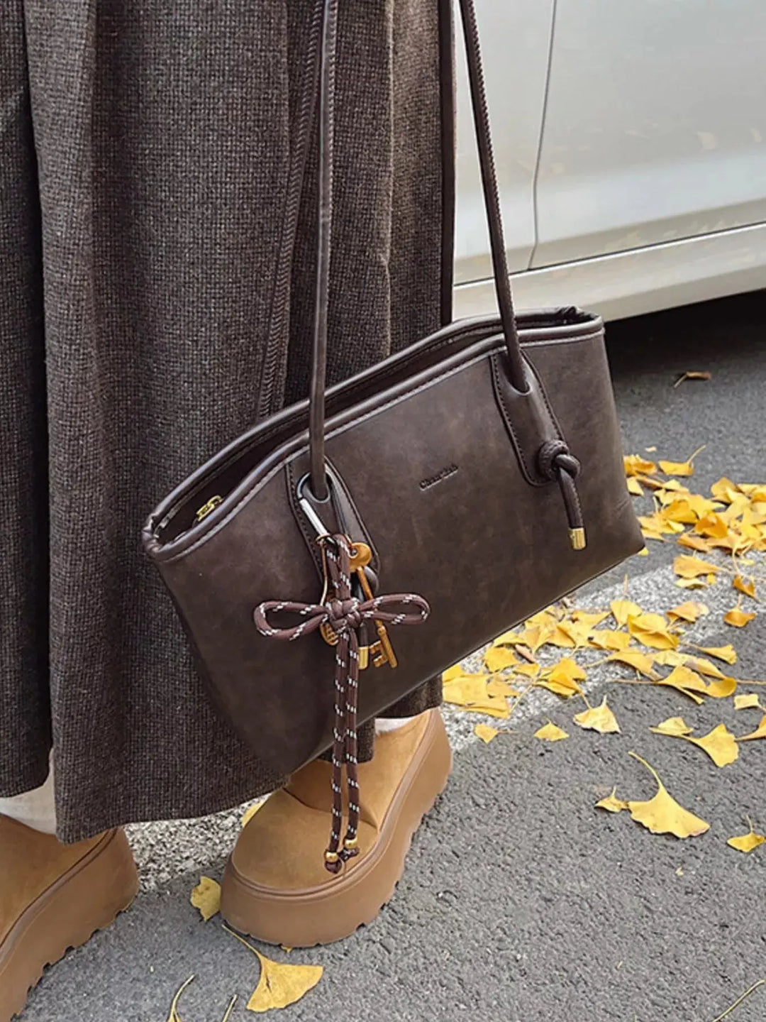 🤎 Knotted Tassel Shoulder Bag