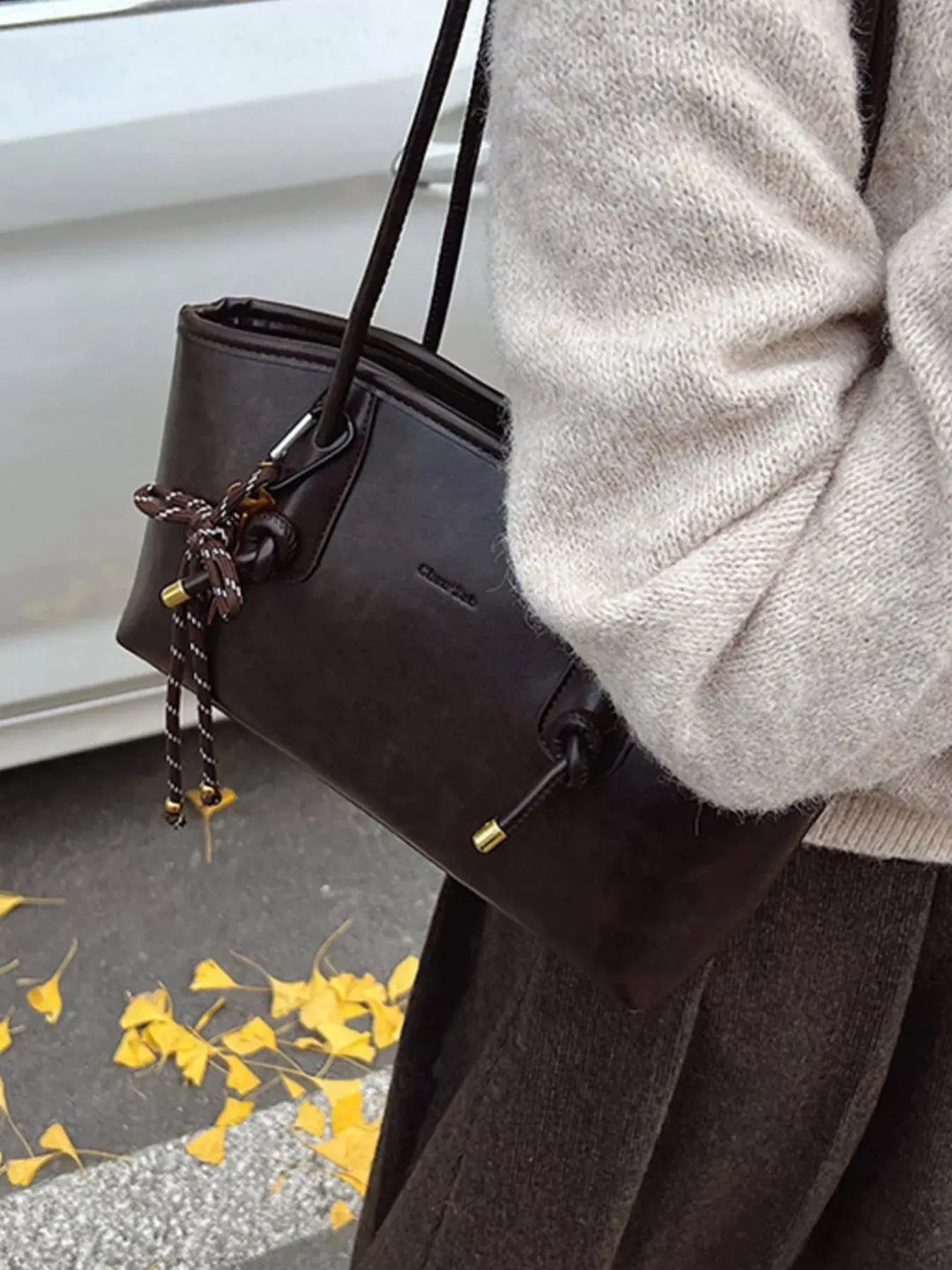 🤎 Knotted Tassel Shoulder Bag