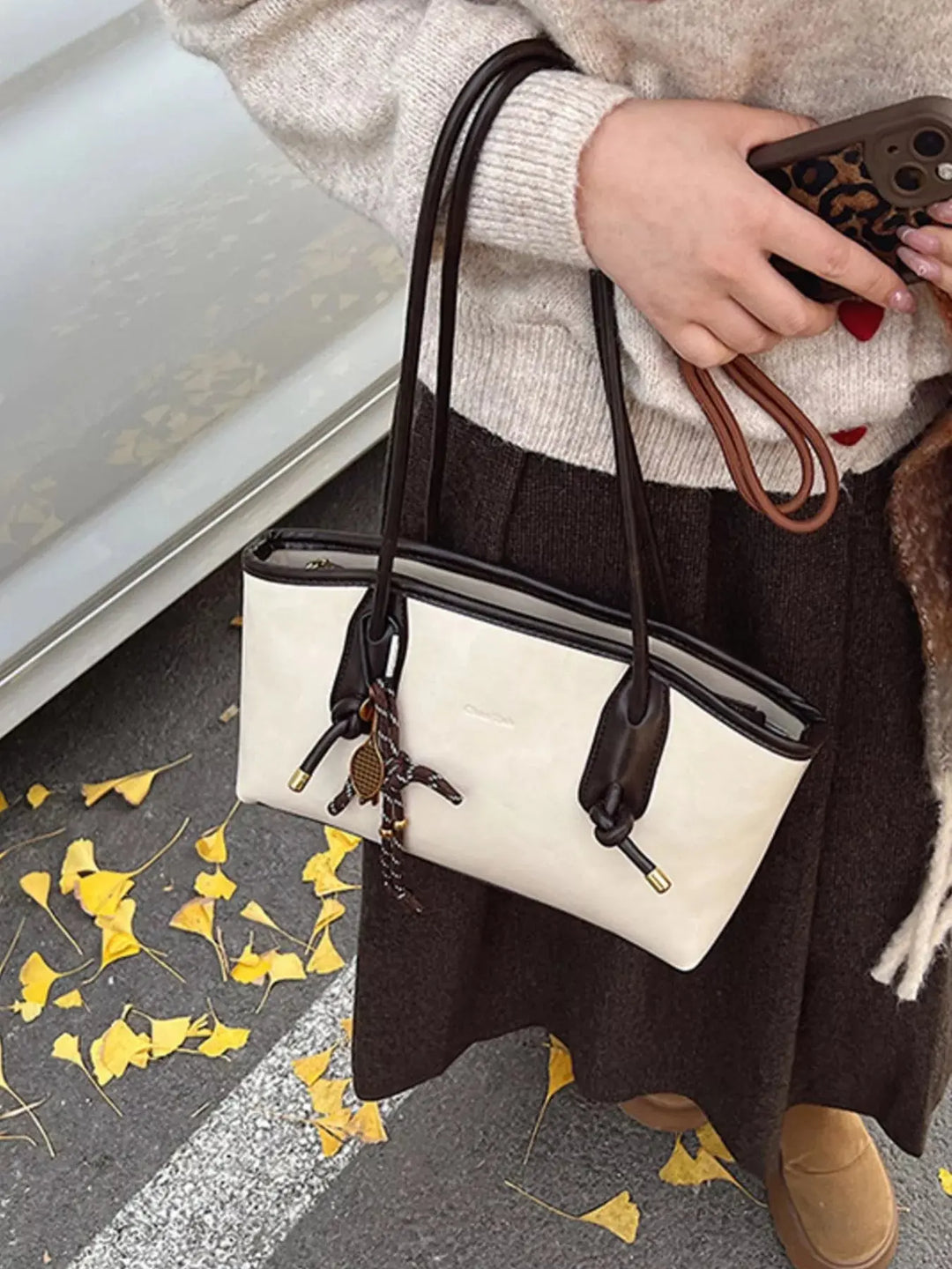🤎 Knotted Tassel Shoulder Bag