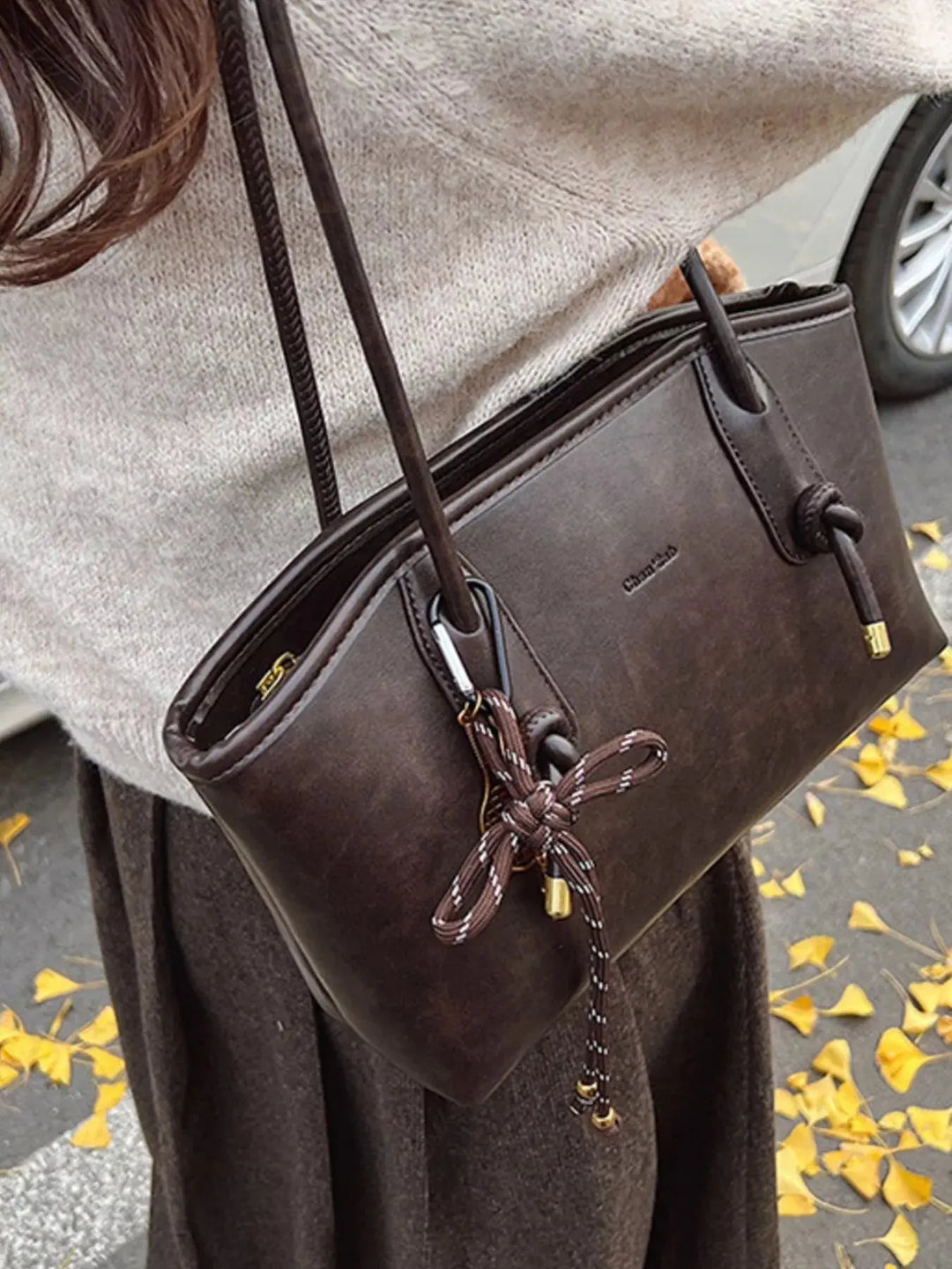 🤎 Knotted Tassel Shoulder Bag