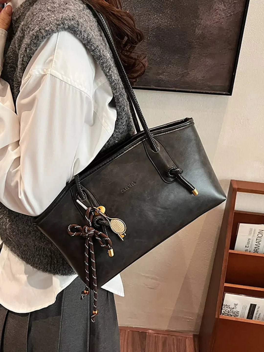 🤎 Knotted Tassel Shoulder Bag